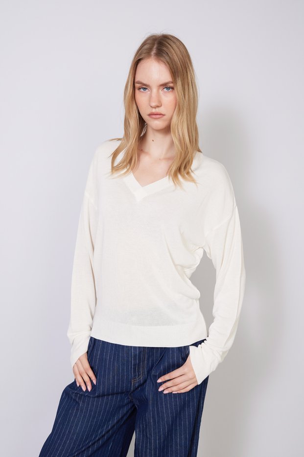 V-Neck Basic Thin Knitted Blouse Ecru