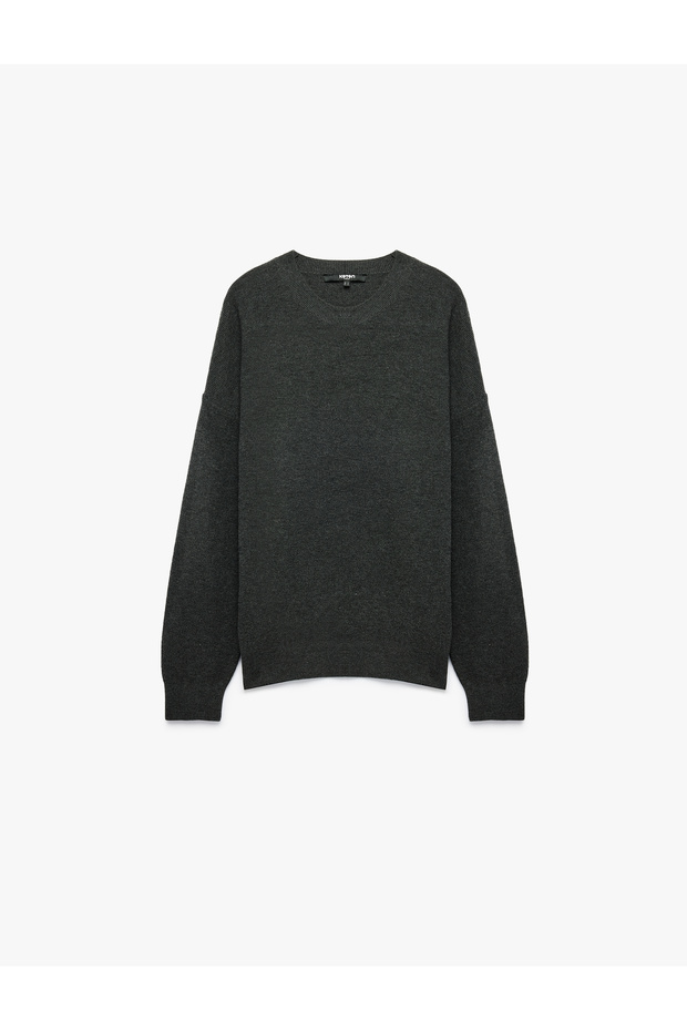Long Sleeve Comfortable Fit Crew Neck Basic Knit Sweater