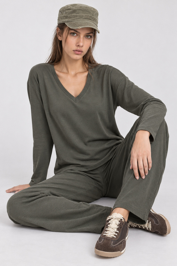 Comfortable Flexible V-Neck Modal Suit Lrn0076 Khaki