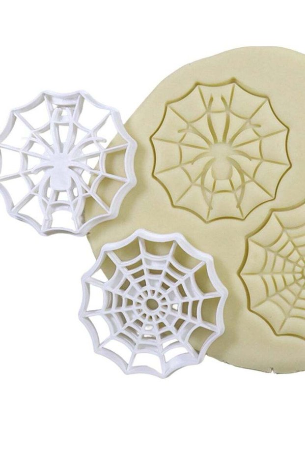 2-Piece White Plastic Spider & Cobweb Cookie Cutter Set, Biscuit Mould Baking Tool