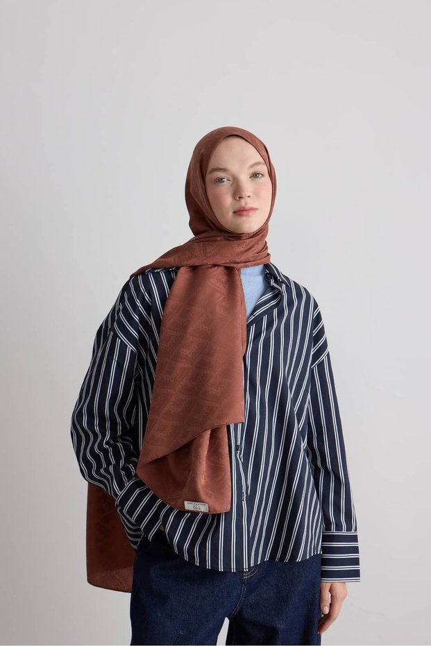 Damask Pattern Silky Jacquard Shawl