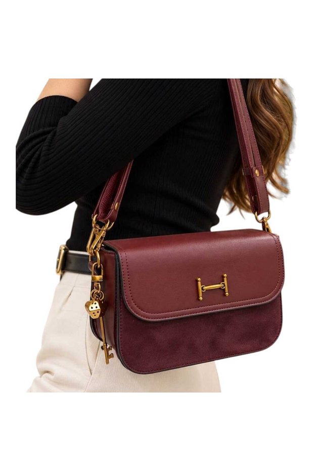 Shoulder bag with lid