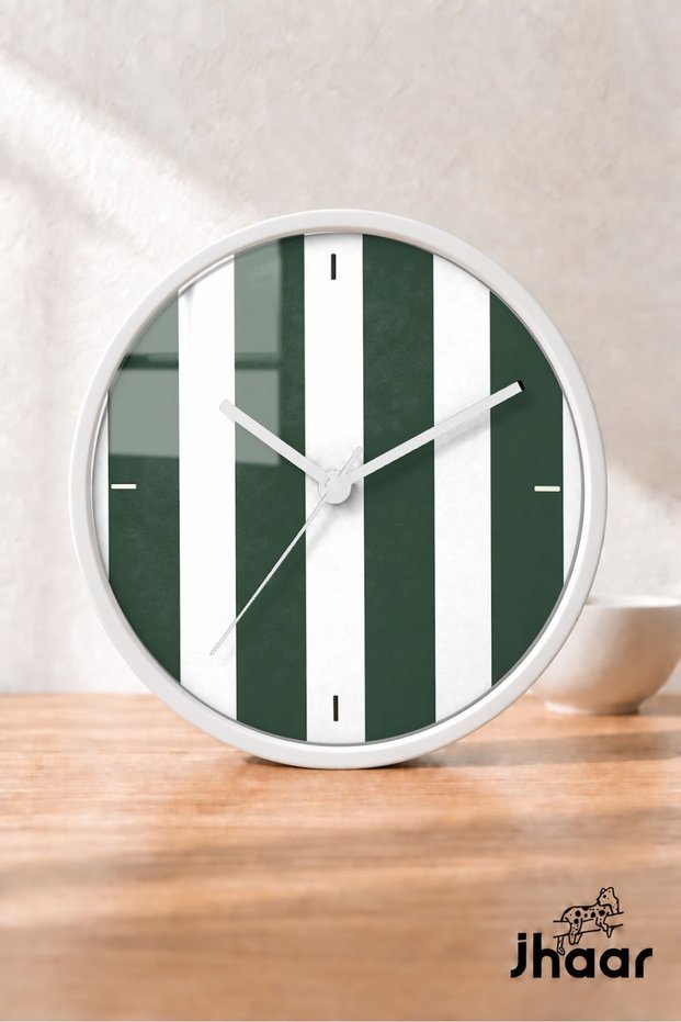 Ceas de perete modern cu dungă verticală groasă verde-albă – XL mare, 42 cm – Carcasă albă – Cu sticlă, silențios – Iluminare LED inclusă în pachet