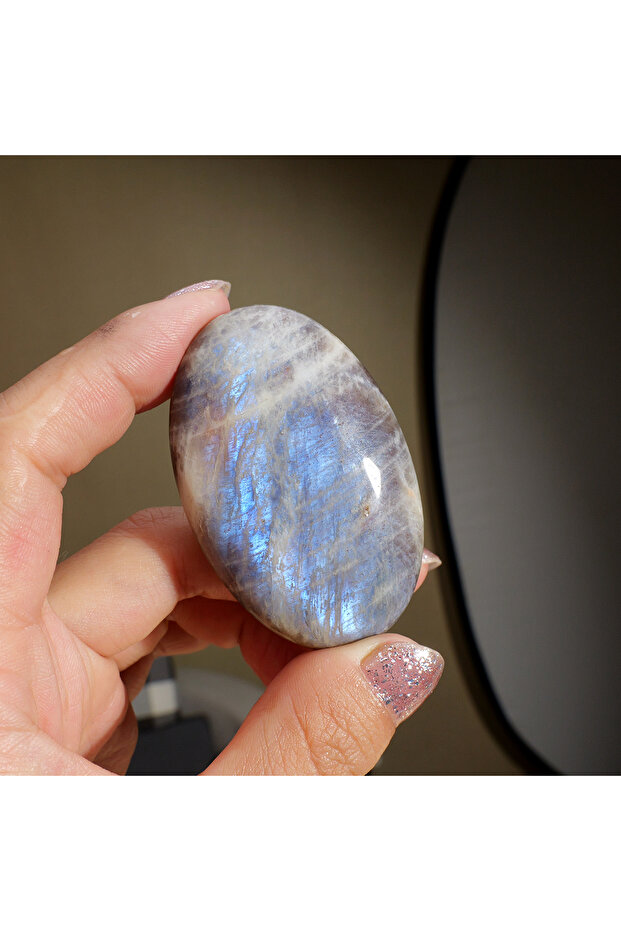 blue Moonstone 1PC Natural Blue Moonstone Crystal Palm Stone for Mind Healing Finger Massage Energy