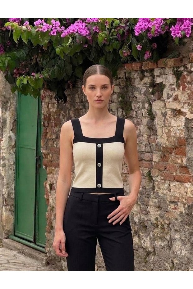 Sleeveless Strappy Women's Knitted Blouse with Button Detail