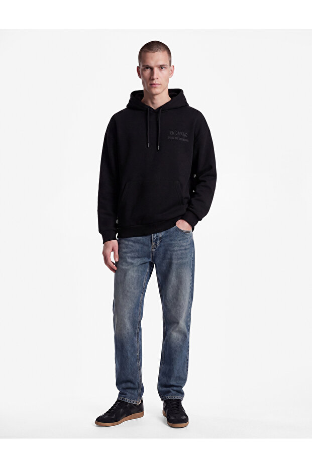 Long Sleeve Three Threaded Yarns Comfortable Fit Kangaroo Pocket Hooded Printed Sweatshirt