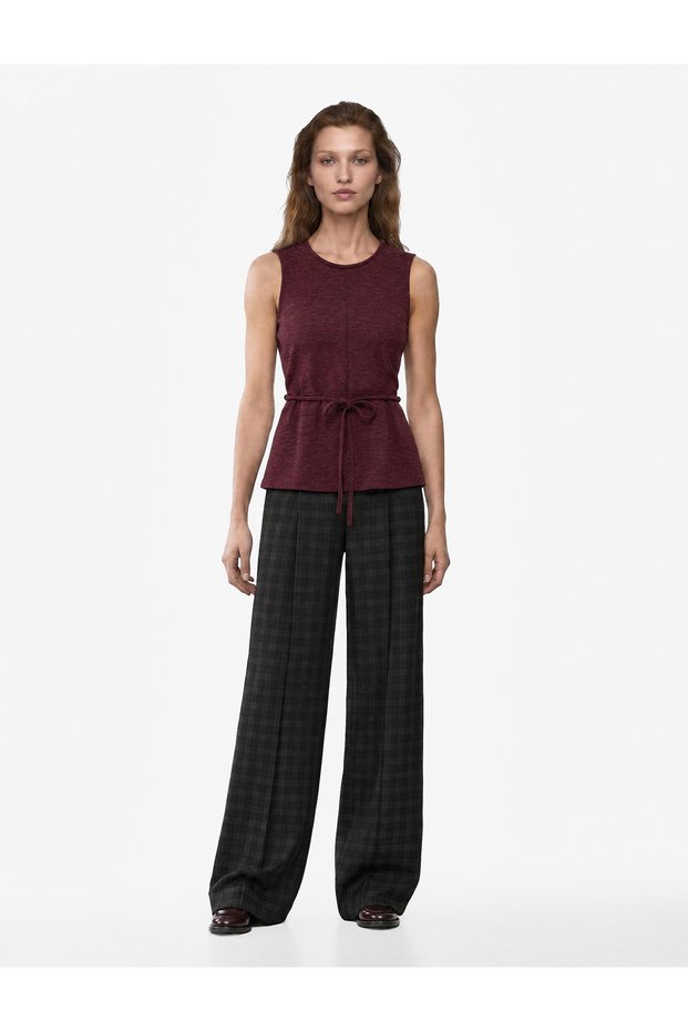 Crew Neck Sleeveless Belt Detailed Blouse