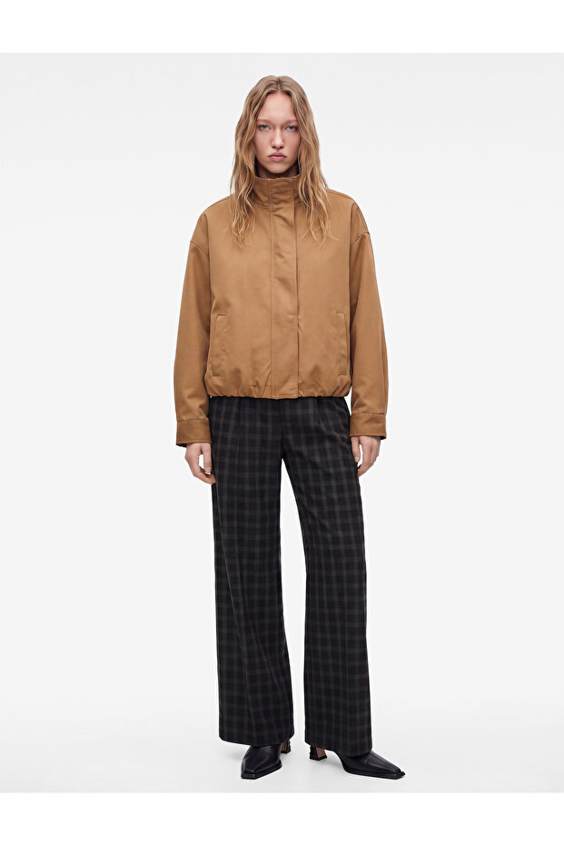 Pocketed Zippered Stand Collar Gabardine Fabric Long Sleeve Seasonal Jacket