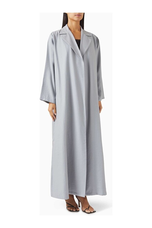 Comfortable Low Neckline Abaya Offers a Cool Design and Elegance for Hot Weather