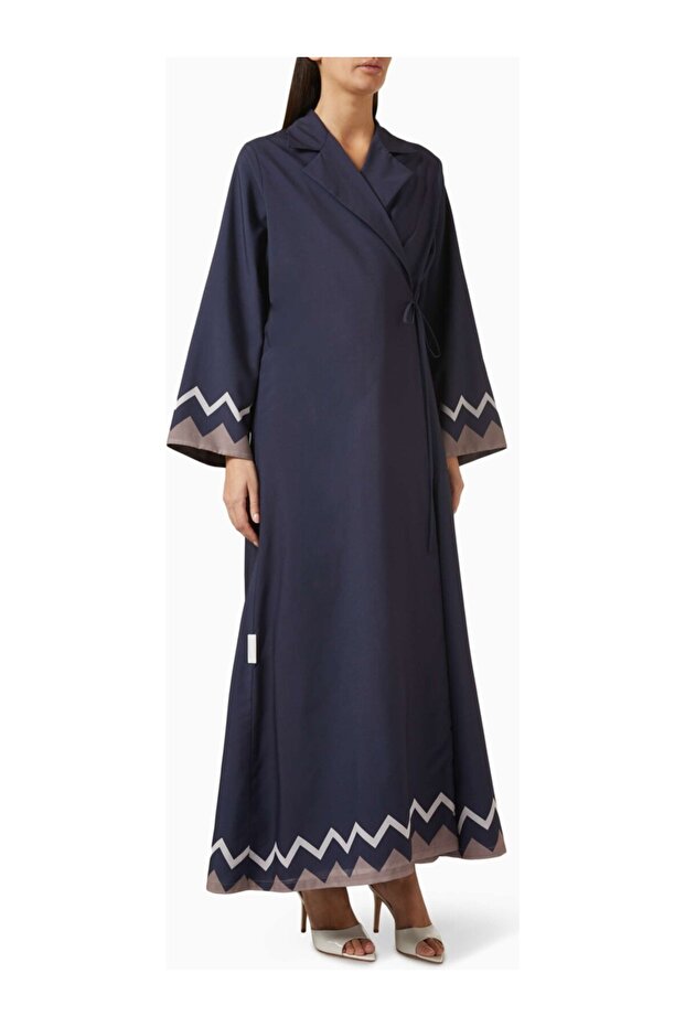 Modern Zigzag Patterned Abaya and Sheila Set for a Stylish and Elegant Look