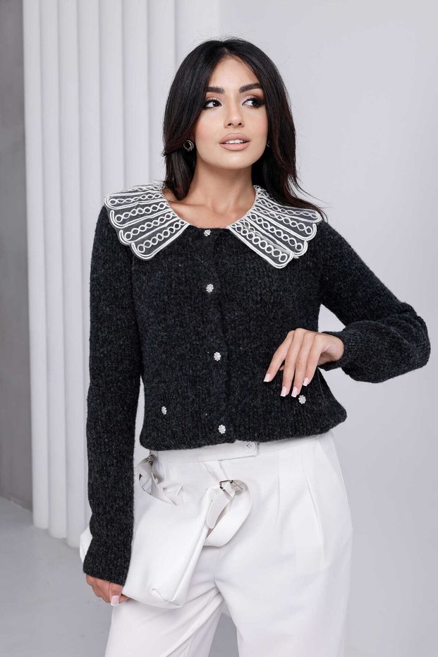 Lace Collar Buttoned Pocketed Cardigan
