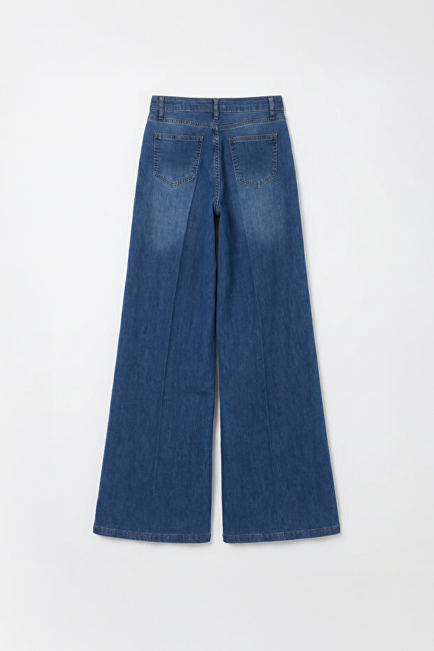 Ironed Wide-Legged Trousers