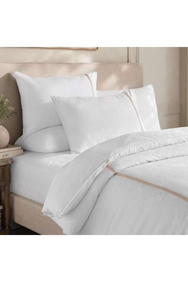 Novara Opaline 300TC Cotton Jacquard 3-Piece King Comforter Set 240x260cm -White/Beige