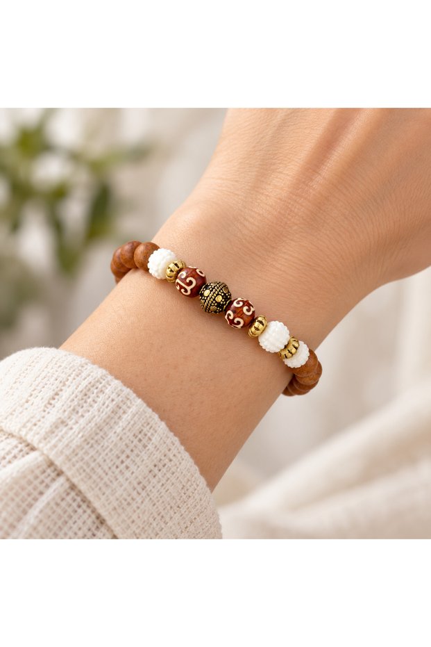 Brown and White Beaded Elastic Bracelet with Gold Detail – Ethnic Stylish Accessory