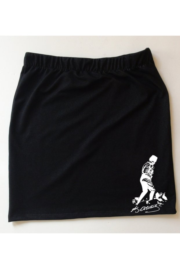Black Above-The-Knee Skirt / Atatürk Kocatepe (Small) / Black