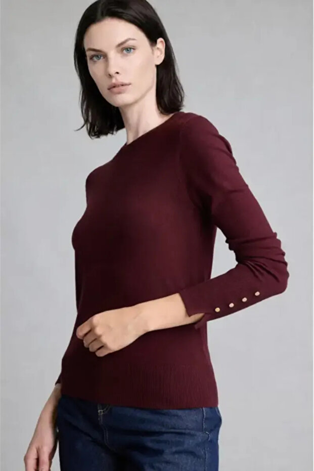 Regular Fit Crew Neck Basic Sweater with Button Detail on the Sleeve Cuff G9224Ax26Au