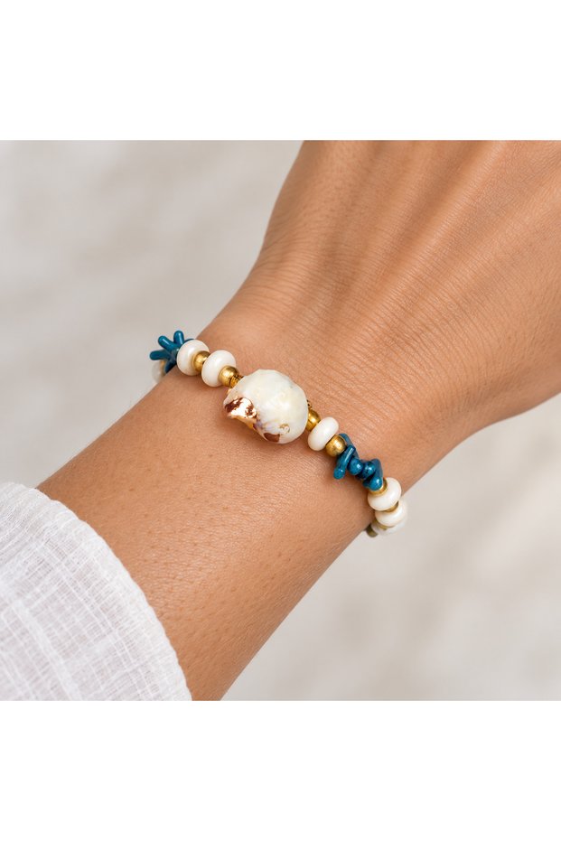 Sea Breeze Blue and White Beaded Special Design Bracelet with Shell Detail