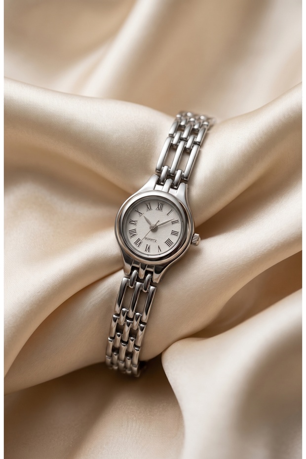 Women's Steel Watch Minimal Silver Color Roman Numeral Vintage Watch Old Money Luxury Classic Elegant Stylish Women's Wristwatch | Limited Edition 2027