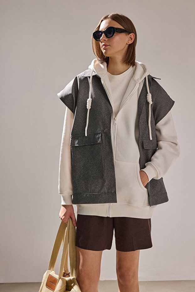 HOODED ZIPPERED OVERSIZE SWEATSHIRT