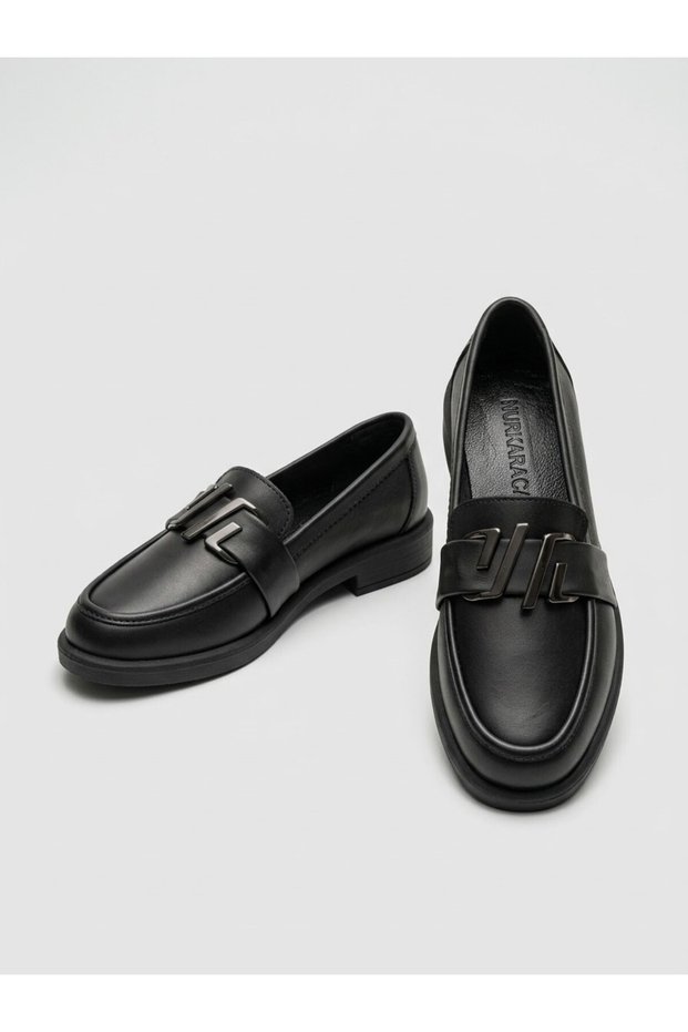 26Bk04-527 Genuine Leather Orthopedic Loafer Shoes for Women with Front Buckle Detail