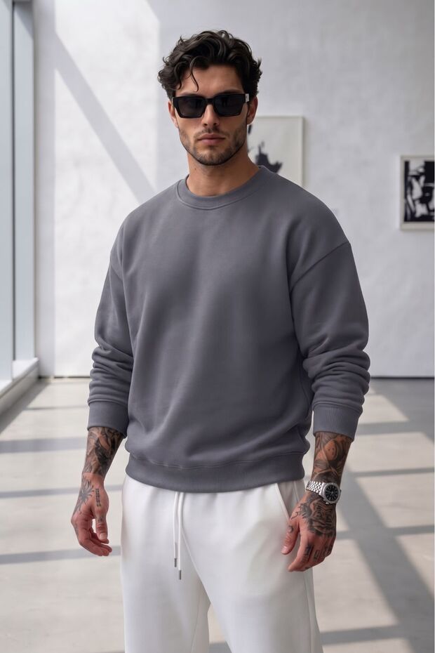 Men's Dark Gray Crew Neck Hoodless Winter Sweatshirt