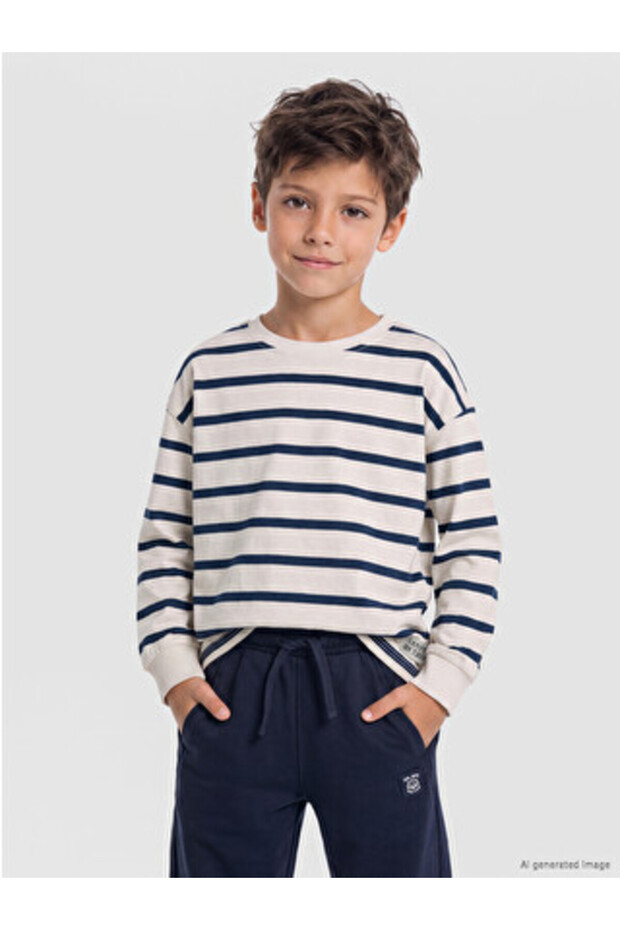 Navy Blue Boys' Long Sleeve T-Shirt