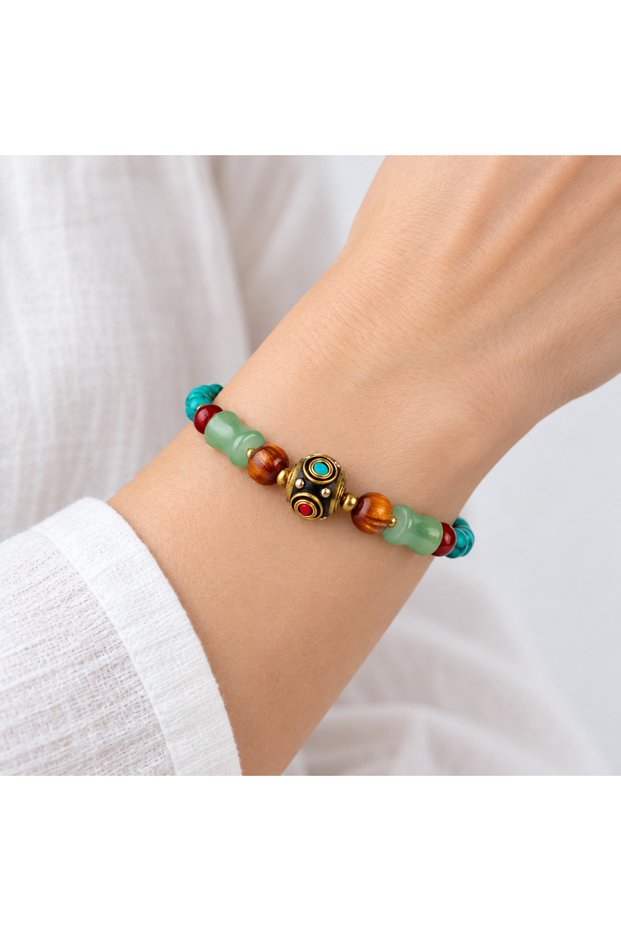 Turquoise Beaded Ethnic Patterned Bracelet with Green Detail – Colorful Stylish Women's Accessory