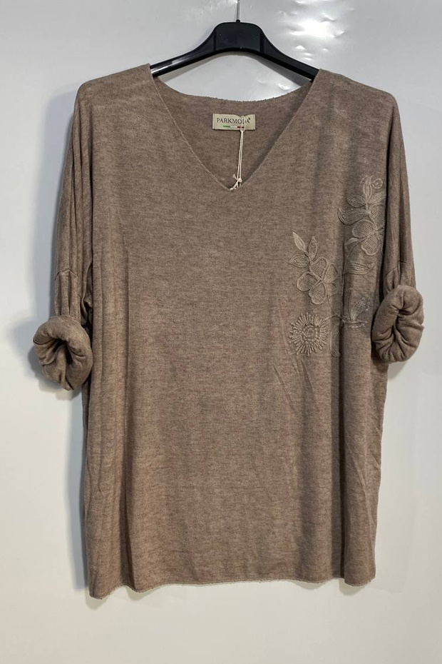 Women's Italian V-Neck Floral Embroidery Detailed Oversize Loose Long Sleeve Knitwear Blouse
