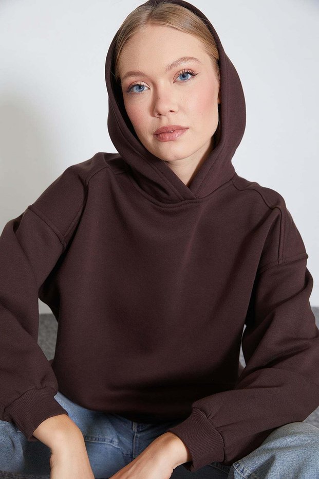 سويت شيرت كبير الحجم بقلنسوة مضلع بثلاثة خيوط