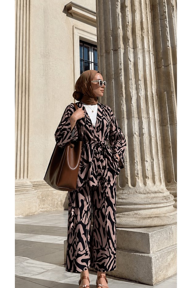 Zebra Pattern Kimono Set with Pants - Black & Mink
