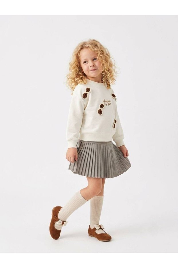 Girl's Bow Appliqué Sweatshirt and Pleated Skirt 2-Piece Set