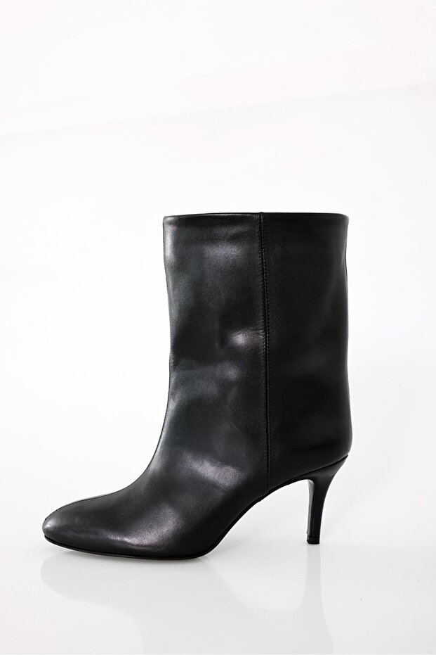 Black Heeled Classic Boots 25163