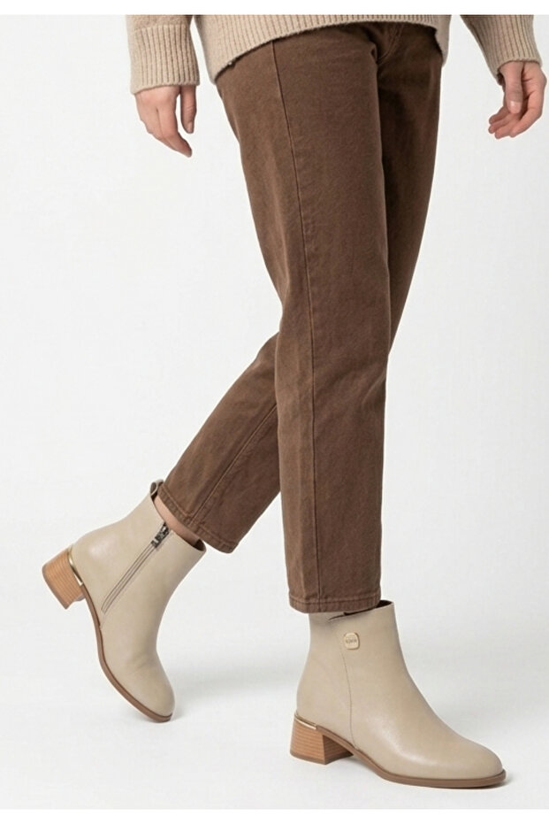 Bellamor Buckle and Heel Detailed Zippered Daily Short Leather Boots