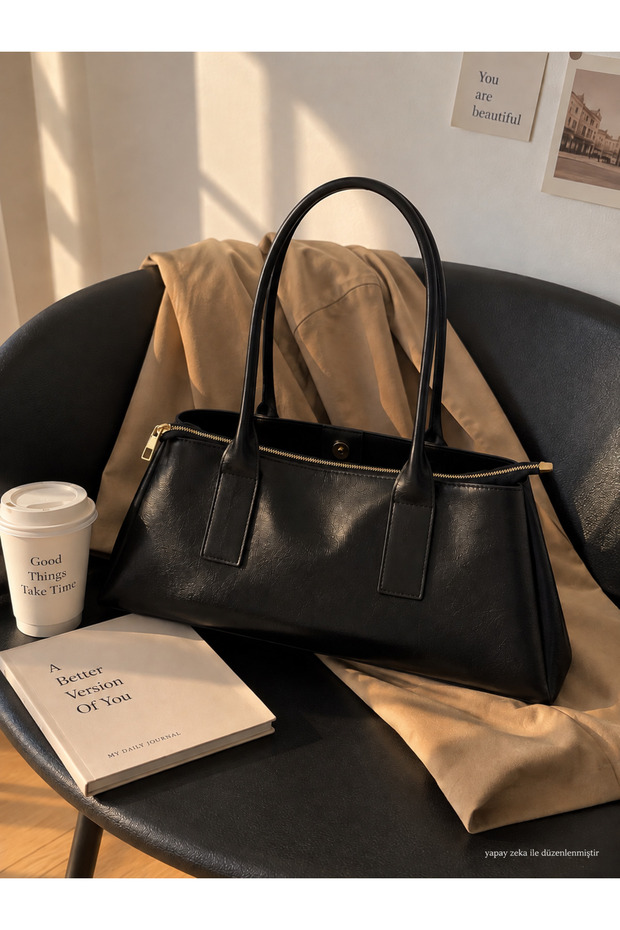Shiny Black Women's Shoulder and Shoulder Bag Suitable for Daily Use