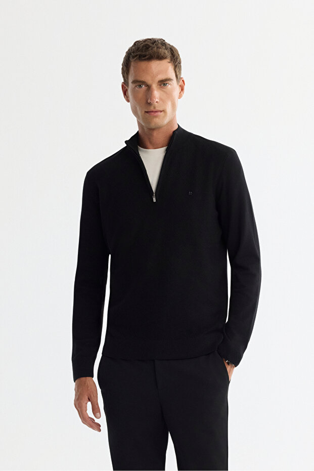 Men's Black Zippered Stand Collar Soft Touch Knitwear Regular Fit Sweater A42Y5056