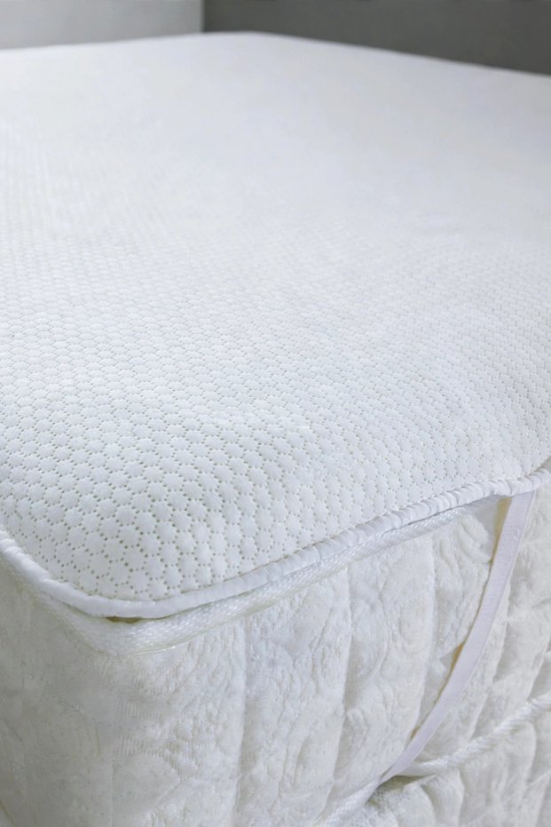 Liquid-Proof 4-Corner Elastic Honeycomb Patterned Mattress Pad |   Breathable Microfiber Mattress Protector Mattress Cover White |   Single - Double