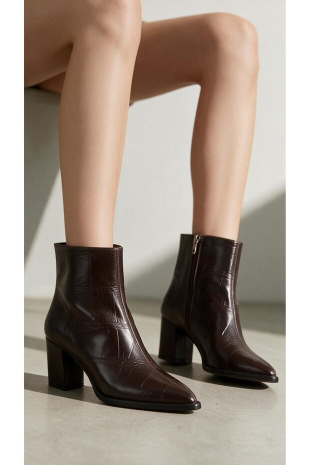 Brown Crocodile Stylish Women's Boots