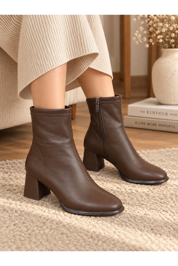 Women's Bitter Brown 5 cm Block Heeled, Blunt Toe, Zippered, Stylish Socket Boots