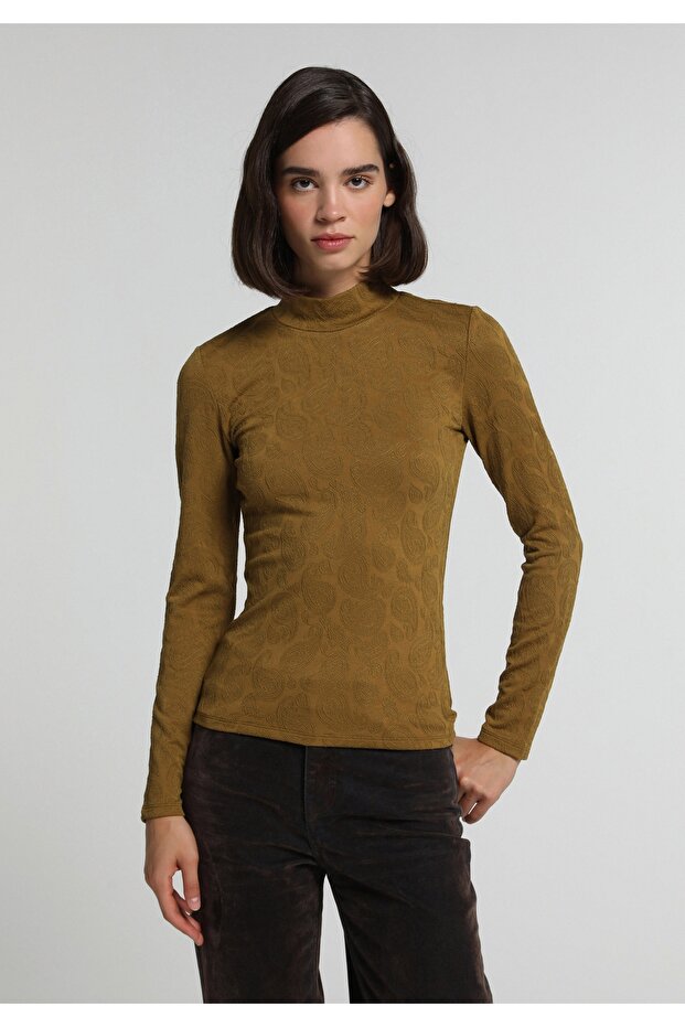 Slim Fit Women's T-Shirt