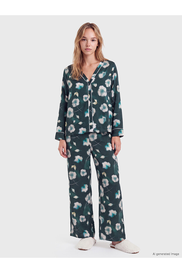 Alita City with a Difference from Lcw Dream Green Floral Long Sleeve Women's Pajama Set
