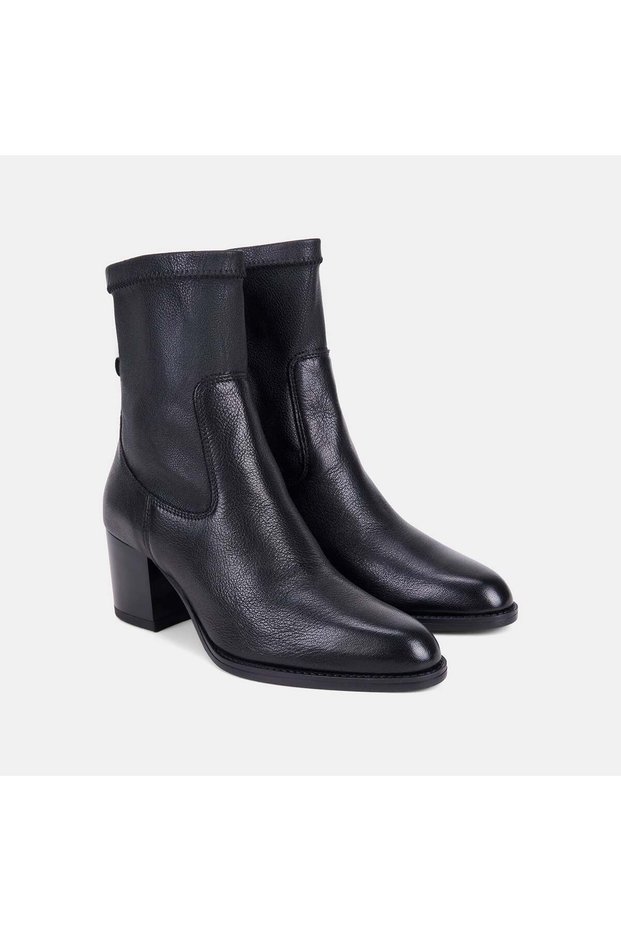 Women's Black Pointed Toe Heeled Stretch Leather Boots