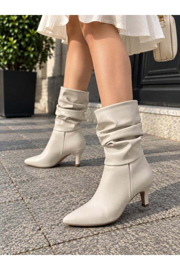 Women's Gina Cream Bellows 6 cm Heeled Pointed Toe Thin Heel Half Length Boots