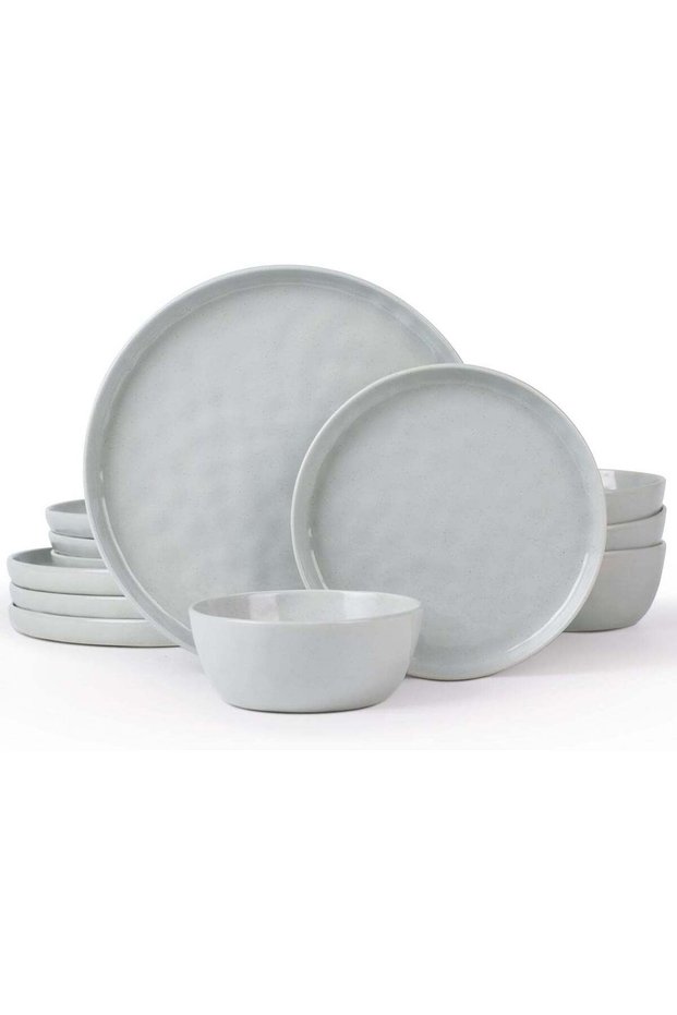 Famiware Mars 12-Piece Dinnerware Set for 4 - Light Gray Plates and Bowls