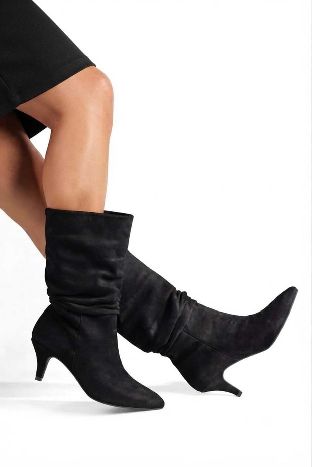 Short Ruffled Suede Boots