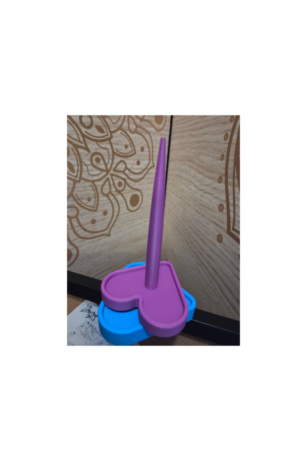 Rotating Heart Yarn Holder – Knitting and Craft Yarn Organizer with Weight Slot