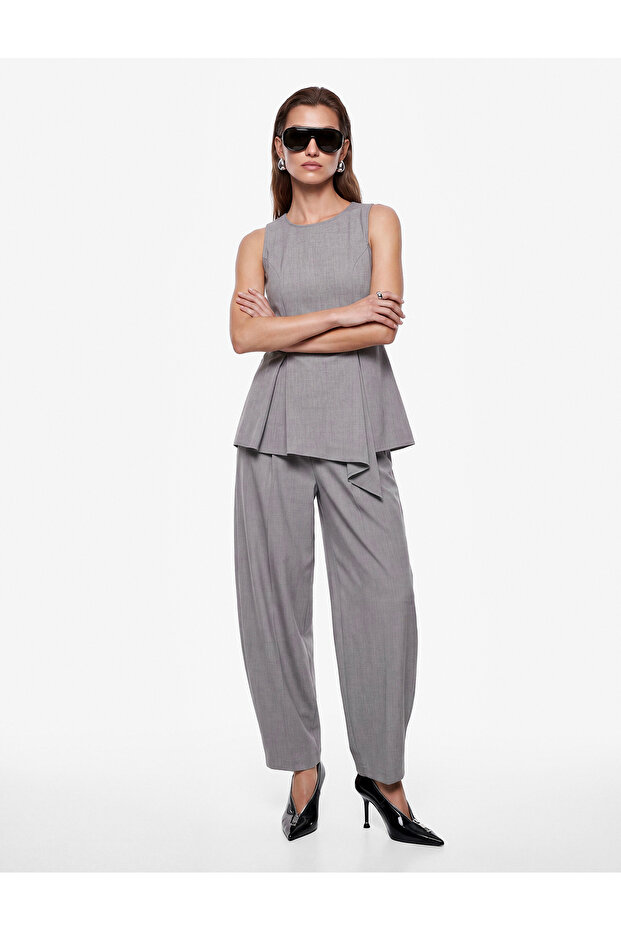 Crew Neck Sleeveless Asymmetrical Pleated Peplum Blouse