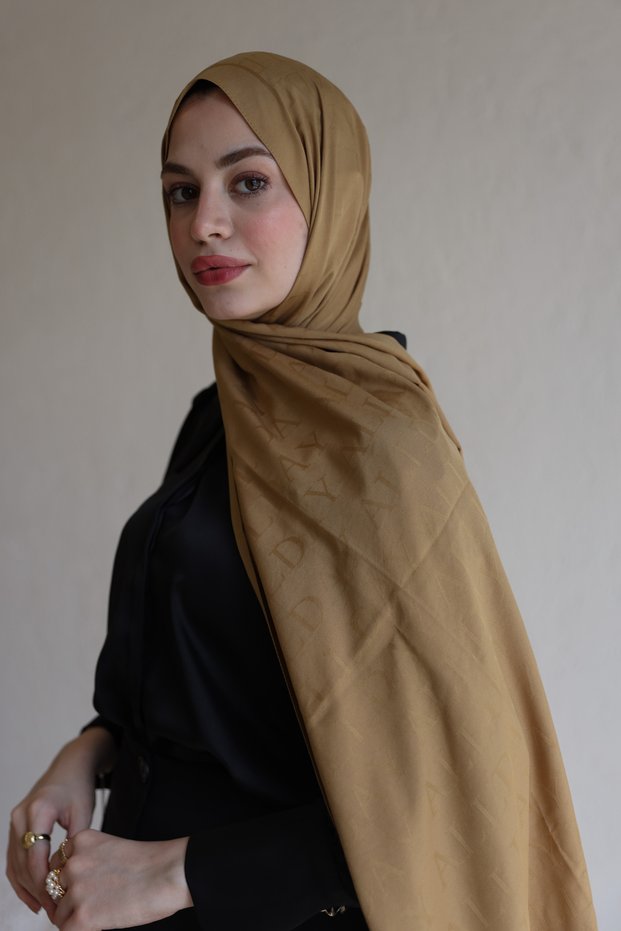 Patterned jacquard shawl