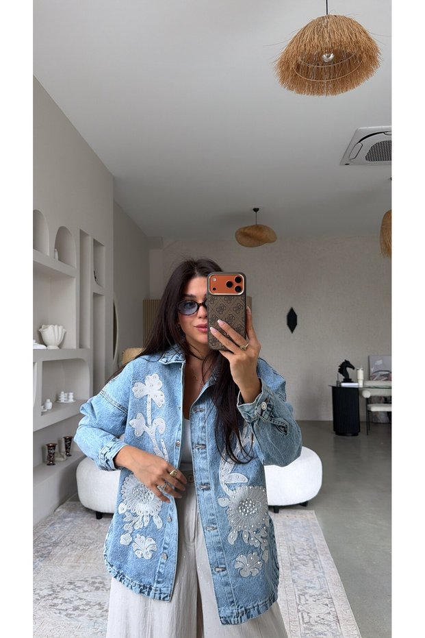 Floral Embroidered Stoned Jean Jacket