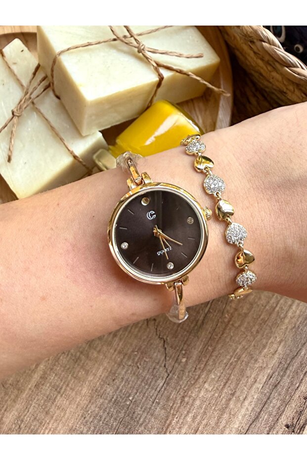 Round Vintage Gold Inside Brown Women's Wristwatch