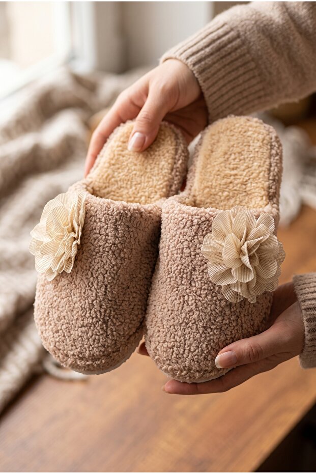 Women's Beige Plush Rose Detailed House Slippers